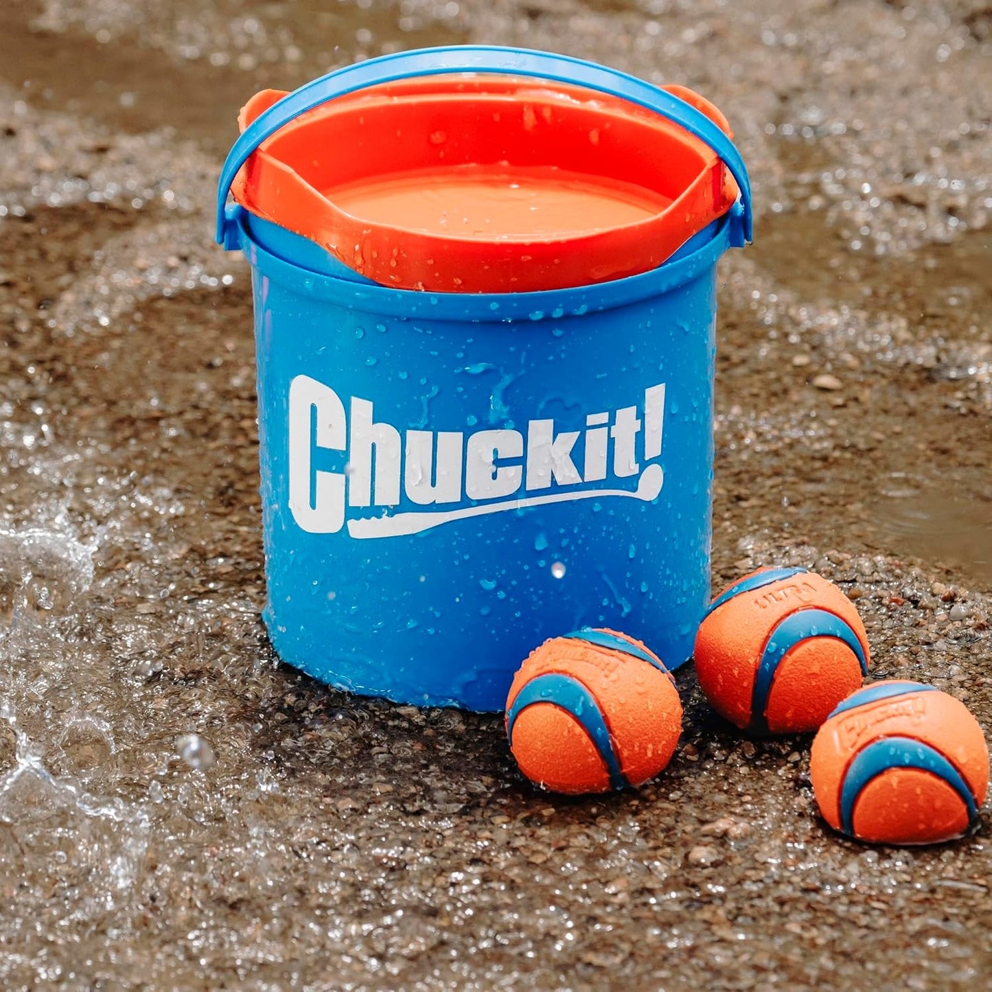 Chuckit! Ultra Ball Dog Toy with Chuckit! Cleaning Bucket Bundle - Bouncy Fetch Pet Toys For Dogs 20-60 lbs - Floats in Water - Durable Rubber - Size Medium - 2.5-inch Diameter - 8-Pack of Balls